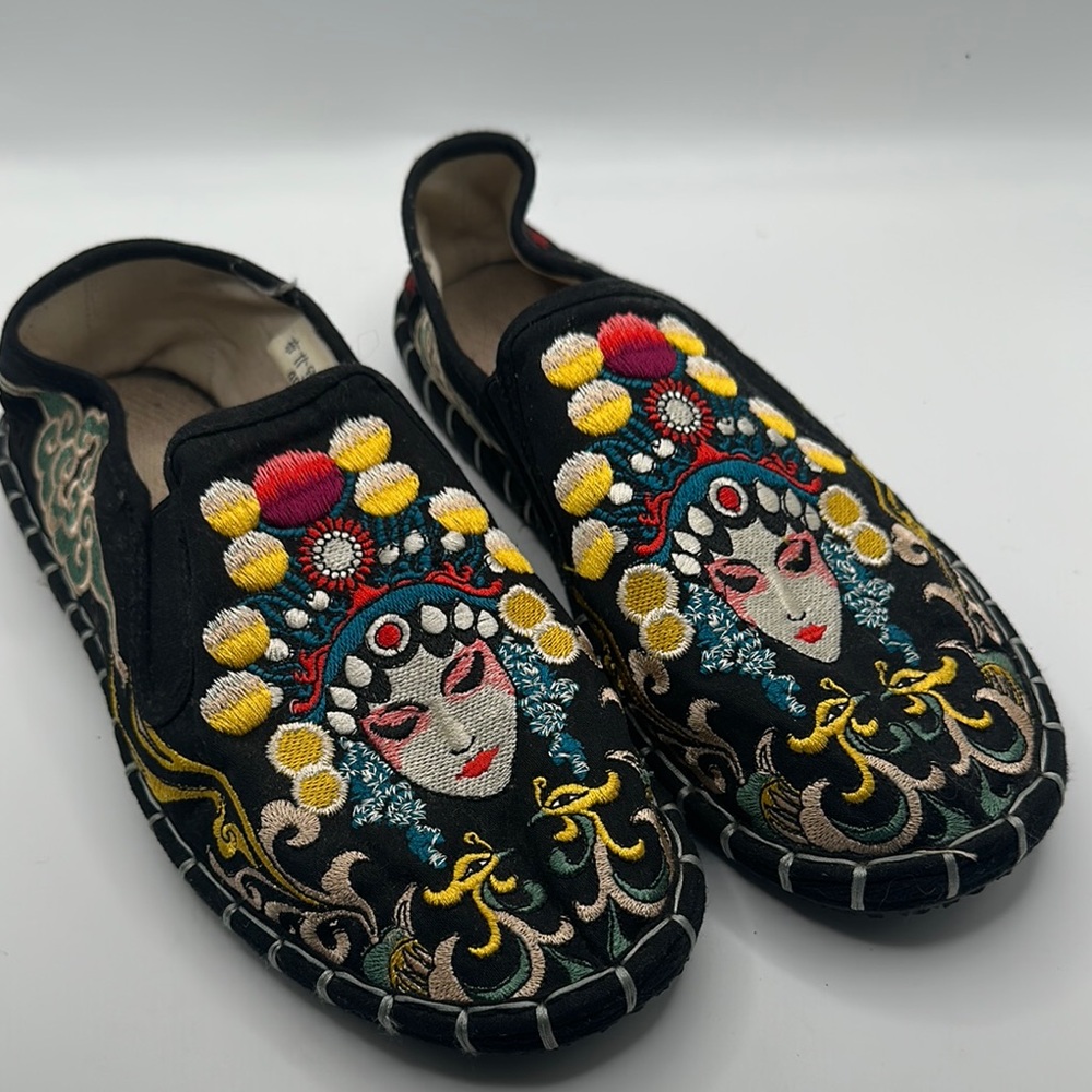 Black Sz 10 Embroidered Slip-On Loafers with Colorful Embellishments - Picture 4 of 9